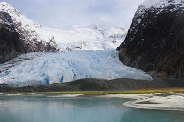 Gletsjers Balmaceda en Serrano varen met een traditionele Patagonische lunch